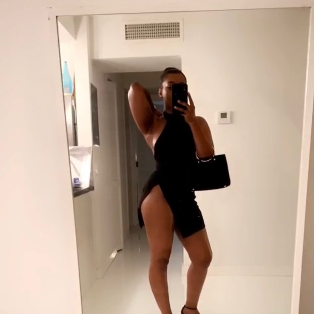 PrettyLittleThing mini dress - Picture 2 of 5